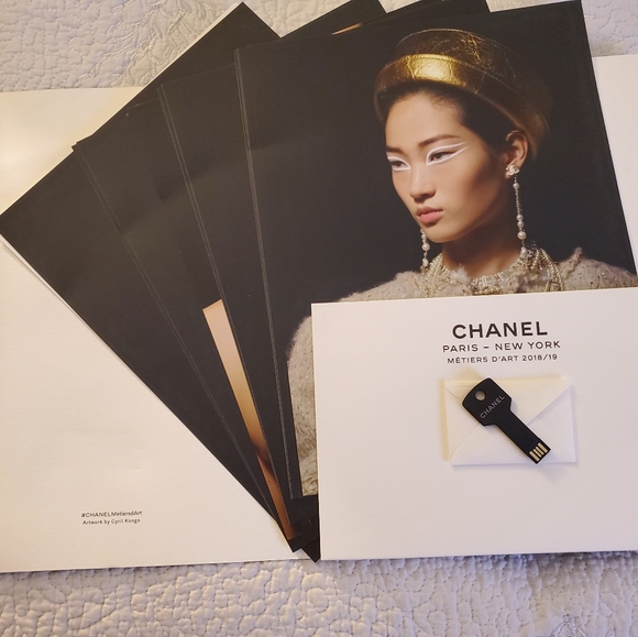 CHANEL Metiers D'Art 2018/19 - Picture 2 of 3